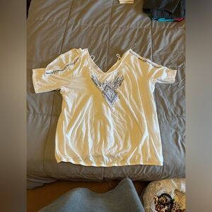 Shite off the shoulder top